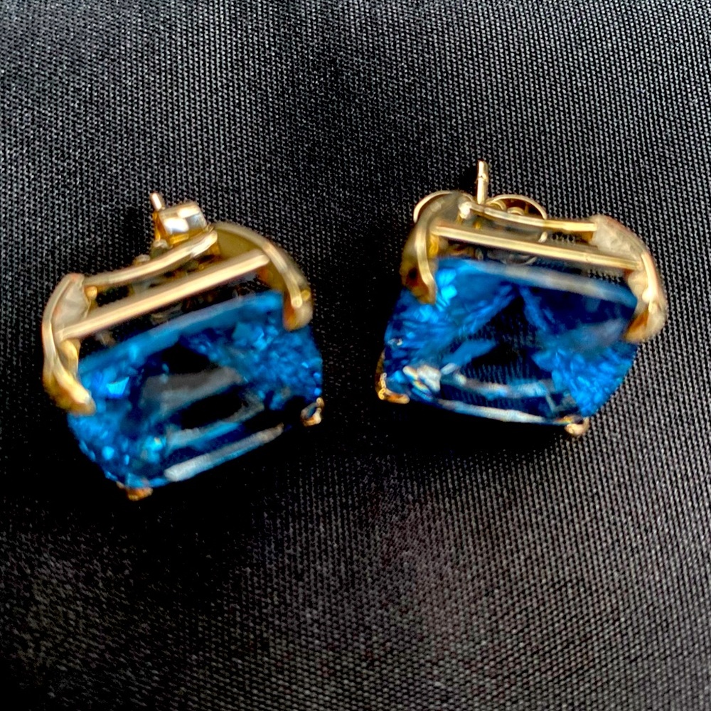 Beautiful natural authentic Aquamarine stone earrings. ***custom designed NEW